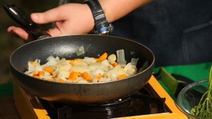 Готовим на природе. 43 серия. Суп из нута