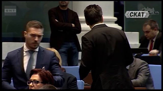 Възраждане извади имена