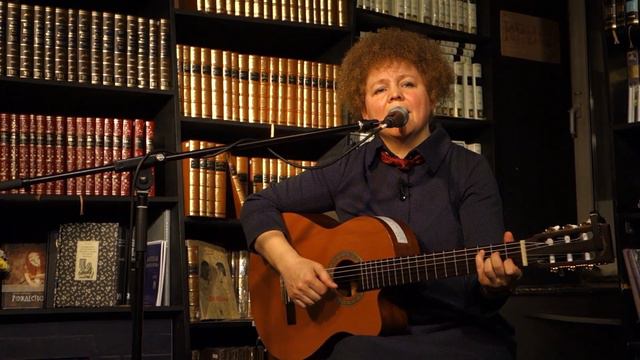 Людмила Катерисова - "В землянке" муз.К.Листова ст.А.Суркова смотреть онлайн