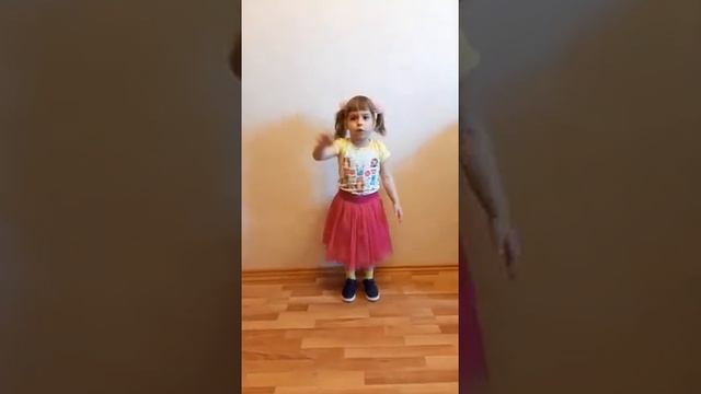 "Первый день начала лета...", Читает: Матвейкина Оливия, 6 лет