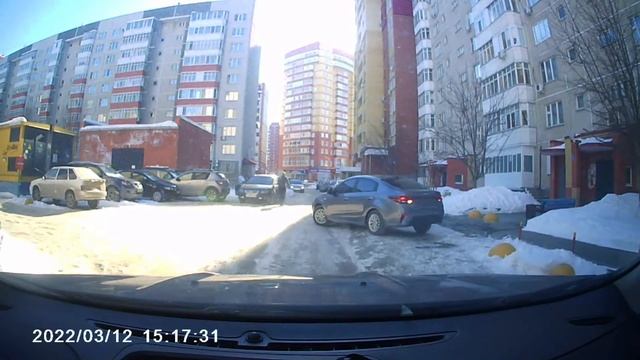 Лицо наглеца на KIA RIO без номеров смотреть онлайн