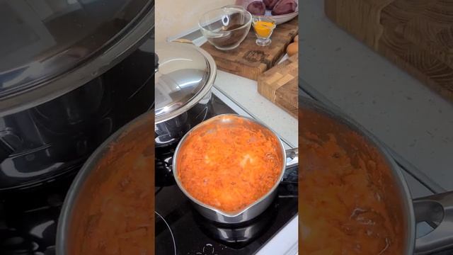 Красим яйца / НИКОГДА ТАК НЕ ДЕЛАЙТЕ / Проверяю шпаргалку из интернета / Василий Мишлен