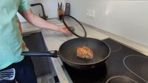 Стейк за 6 минут на сковороде. Вкусное, сочное жаренное мясо , простой рецепт свиного стейка.