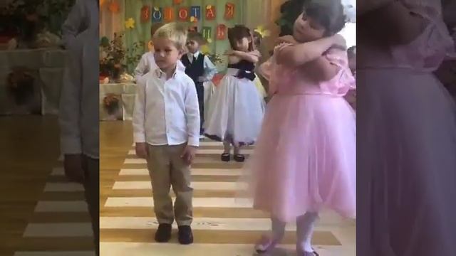Смешной танец "Влюблённых"