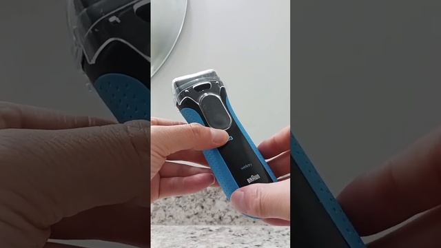 In Hand Review of Braun Electric Series 3 Razor with Precision Trimmer