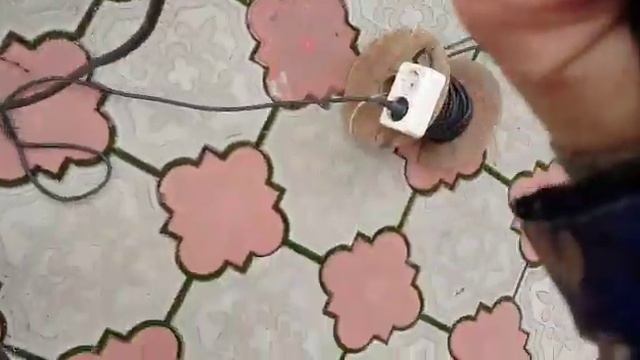 Как спилить дерево ручной пилой