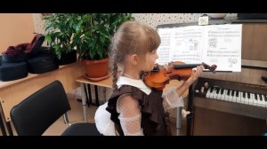 Первые уроки скрипки с Эвелиной