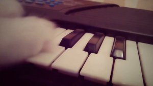 Кошка играет на пианино🎹