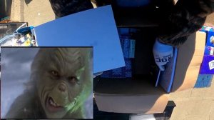 Купили большой брошенный склад. В нем целая жизнь