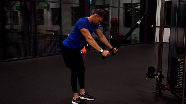 пуловер в блоке с косичкой смотреть онлайн