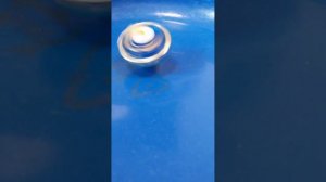 Инфинити Надо. Сражаются волчки Крылья Арэса и Адский Призрак и электронный Боевой Медведь.