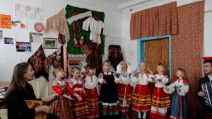 Летели две птички