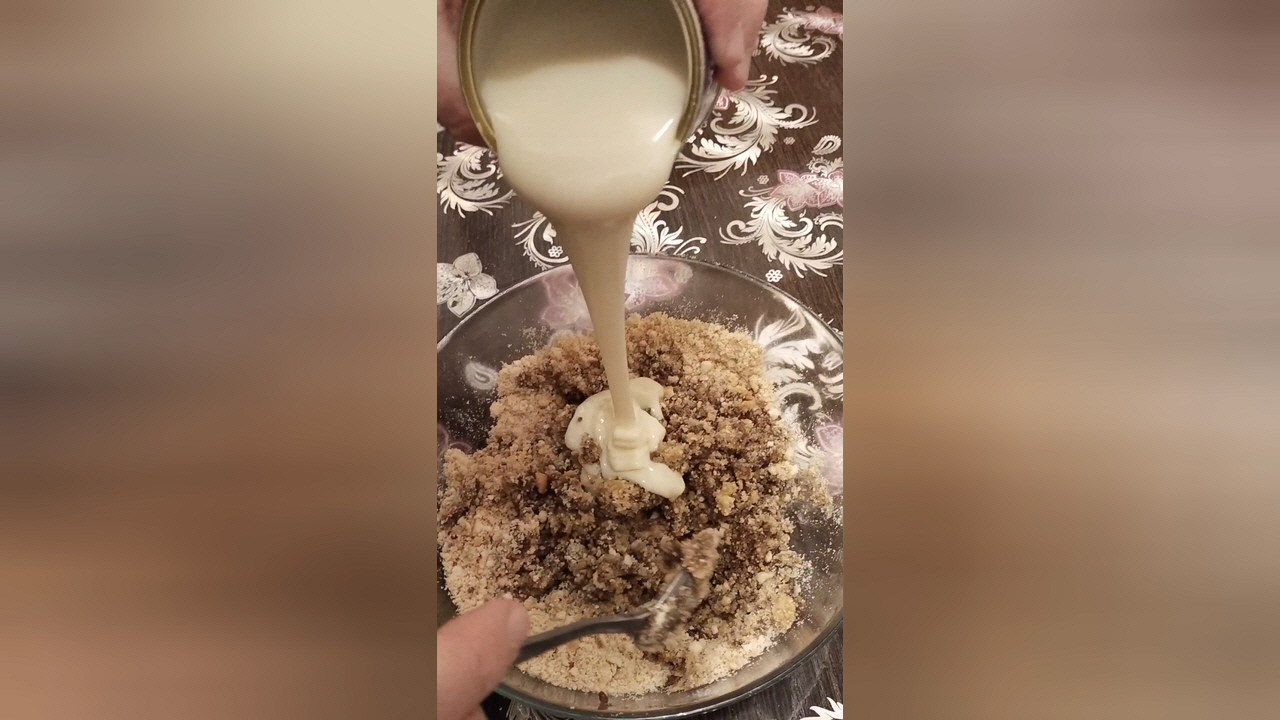 Как приготовить шоколадную колбасу