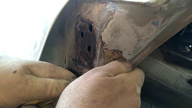 Silver Capri Door Post - Removing Bad Filler смотреть онлайн