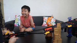 ZURU METAL MACHINE 4 LANE GORILLA ATTACK TRACK SET | UNBOXING, REVIEW AND PLAYTIME