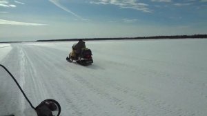Снегоход Ski-Doo Tundra WT 550F против BRP SKANDIC SWT 600 ACE.