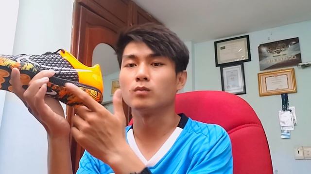 Trên tay siêu phẩm giày bóng đá NIKE REACT GATO sân Futsal | GIÀY ĐÁ BÓNG #2 | THY FREESTYLE смотреть онлайн