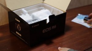 Unboxings - Unboxing Canon EOS R6 - What are the contents inside of the box?