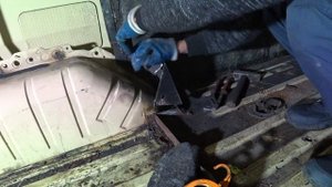 Проверяем легенду инкассаторских машин. Снимаем броню на полноприводном FORD TRANSIT КЛЁН 19521