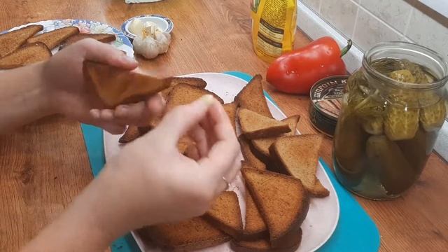 Сменила работу. Бутерброды со шпротами.ЧАСТЬ 1 смотреть онлайн