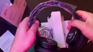 Распаковка наушников  Fiero Famuli