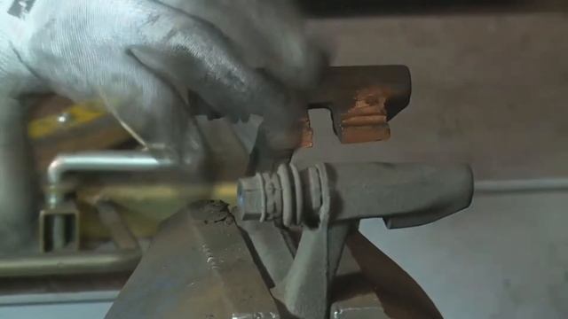 Замена задних тормозных дисков и колодок Golf 4. Replacing brake discs and pads Golf4