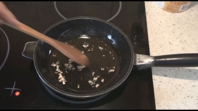 Салат с грушей и рокфором