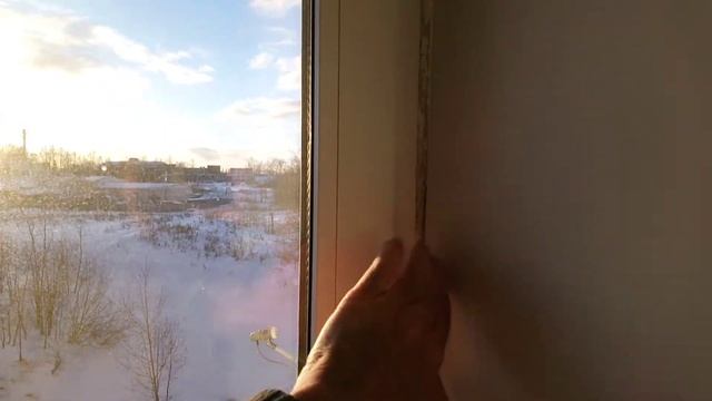 Пластиковое окно дует в районе петли. Регулировка пластиковых окон.