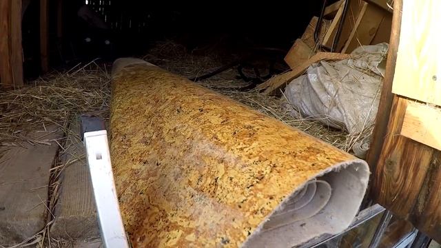 Убираем курятник/Линолеум в курятнике/Гнёзда смотреть онлайн