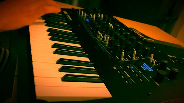 Is the Korg Minilogue XD shredalicious? смотреть онлайн