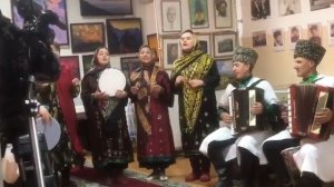 Трое из ларца поют даргинские песни. Приятно слушать и смотреть!
