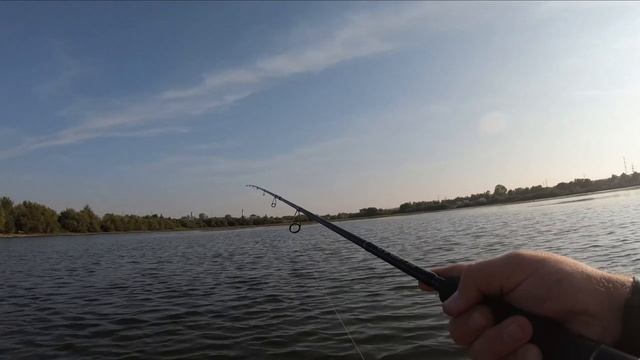 Ловля в жару на новом для себя водоёме! смотреть онлайн