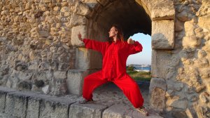 Бадуаньцзинь (8 кусков парчи), 2-е упражнение.