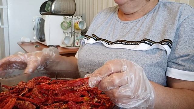 Вяленые помидоры в электросушилке. смотреть онлайн