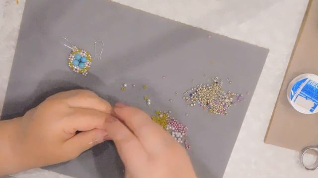 Как сделать серьги из бисера. Бисероплетение. (10 ) смотреть онлайн