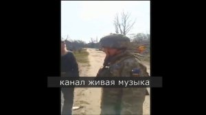 Бабушка с красным флагом СССР . Продолжение 3