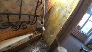 #КонстантинЫч / Выпуск №4 / Ремонт в Хрущевке топором ! / Снимаю все наличники в квартире !