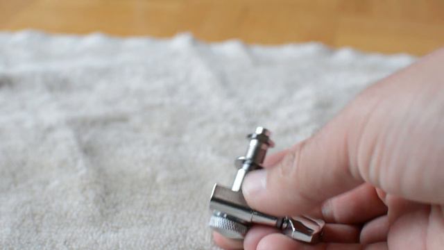 Sperzel Locking Tuners VS. GFS (Guitarfetish) Locking Tuners смотреть онлайн