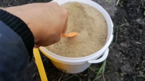 Чем подкормить клубнику осенью? Органические удобрения.