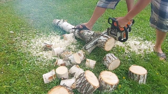 Я даже и подумать не мог что из берёзовых брёвен можно сделать красивый декоративный забор. смотреть онлайн