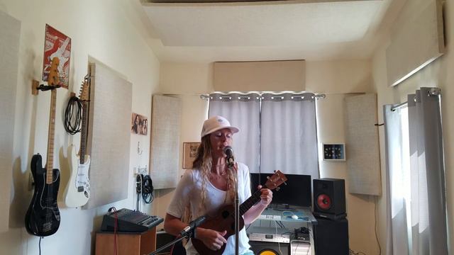 Riptide ~ Vance Joy (ukulele cover) Randi Anne смотреть онлайн