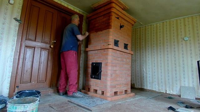 как сделать кирпичную печь красивой и яркой(покрываем печь лаком) смотреть онлайн