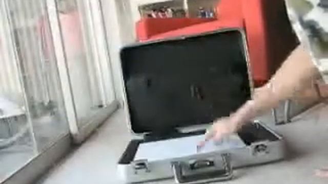 Надежность компьютерного кейса ZERO HALLIBURTON смотреть онлайн