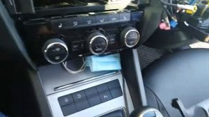 Как снять, демонтировать блок управления климат-контролем на Skoda Octavia A7 дизель.