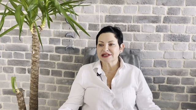 НУЖНЫ ЛИ ТАРОЛОГУ АТРИБУТЫ ДЛЯ РАБОТЫ? смотреть онлайн