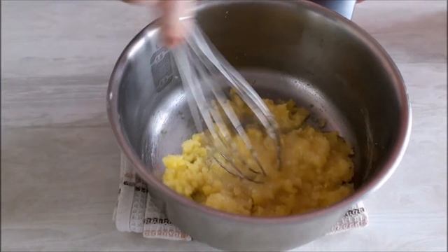 Молочный соус к творожным запеканкам и сырникам.
