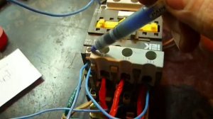 Электромагнитный пускатель самоподхват