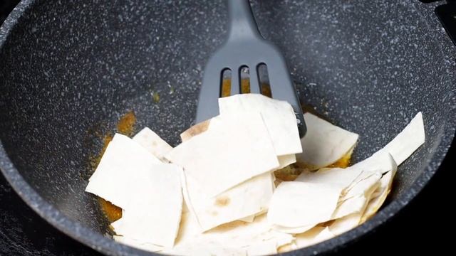 Эти хрустящие домашние Чипсы из Лаваша получаются круче картофельных чипсов Lays! Готовим 2 минуты!