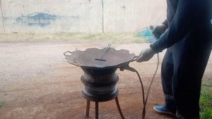 Делаю сковороду из диска бороны , САДЖ , УЛИЧНАЯ ЖАРОВНЯ .