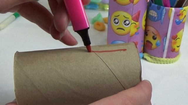 ЭМОДЗИ КАНЦЕЛЯРИЯ ИЗ ТУАЛЕТНЫХ ВТУЛОК! ПРОСТЫЕ САМОДЕЛКИ И ЛАЙФХАКИ из ничего смотреть онлайн